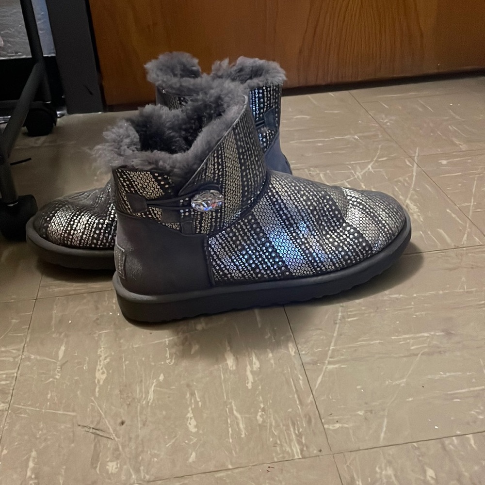 Women's Gray and Silver Ankle Boots